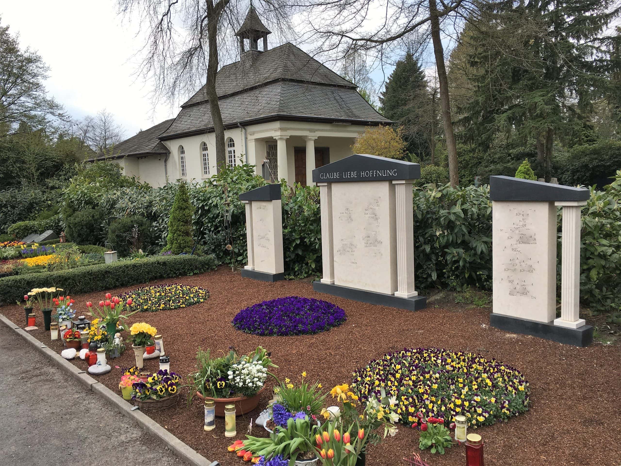 Urnengemeinschaftsgrab Friedhof Duisburg-Rumeln-Kaldenhausen - Bestattungen Menge